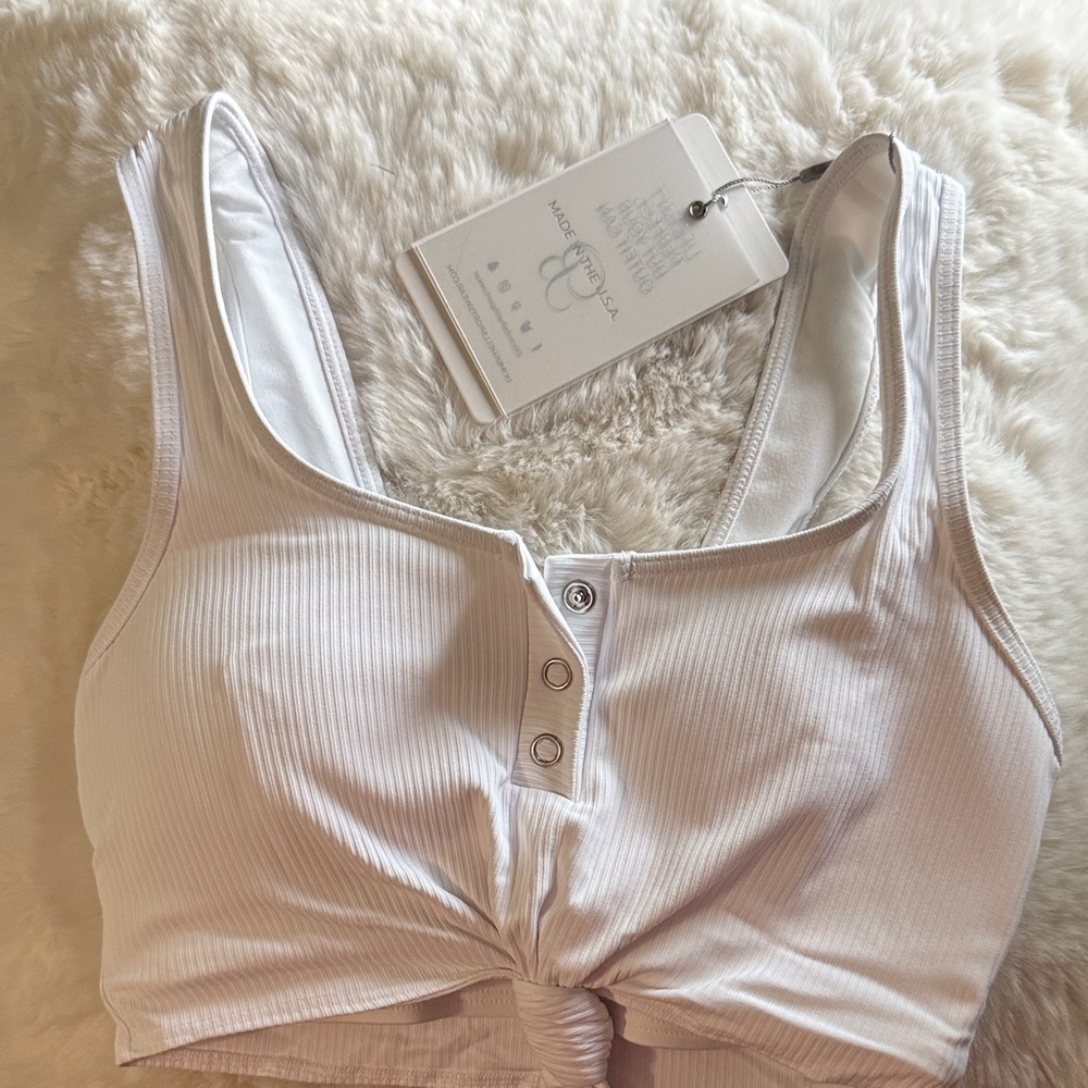 NWT:Bombshell Sportswear White Ribbed Front-Twist Snap Bra/Crop Top